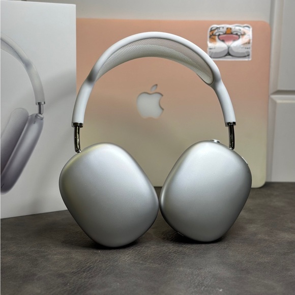 Apple AirPods Max in White with Case usb-c - Picture 2 of 6